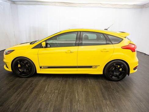 Used 2017 Ford Focus ST w/ Equipment Group 402A FWD image 7