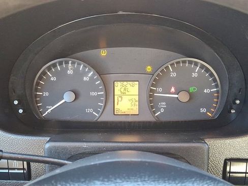 Used 2014 Freightliner Sprinter 2500 image 21