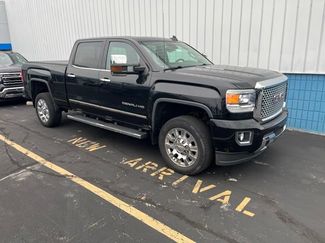 Used 2015 GMC Sierra 2500 Denali w/ Duramax Plus Package AWD/4WD video 1