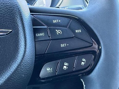 Used 2022 Chrysler Pacifica Touring-L w/ S Appearance Package FWD image 15