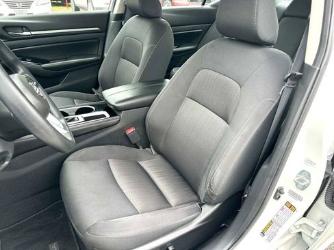 Used 2023 Nissan Altima 2.5 SV FWD image 17
