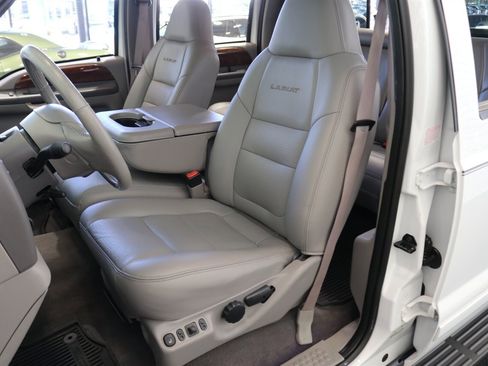 Used 2001 Ford F350 Lariat image 18