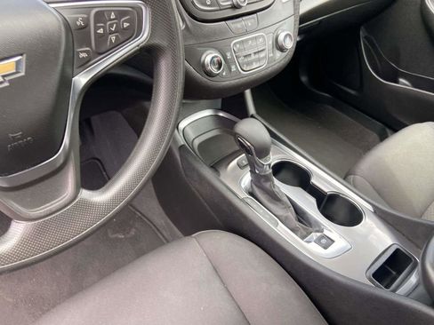 Used 2025 Chevrolet Malibu LT FWD image 21