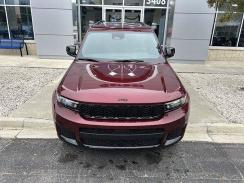 New 2025 Jeep Grand Cherokee L Laredo image 3