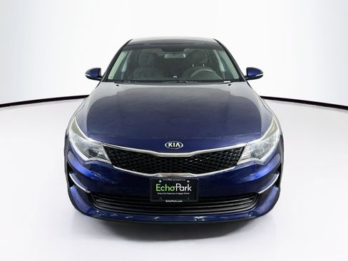 Used 2018 Kia Optima LX FWD image 2
