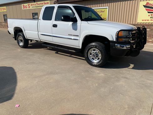 Used 2005 GMC Sierra 2500 SLE image 1