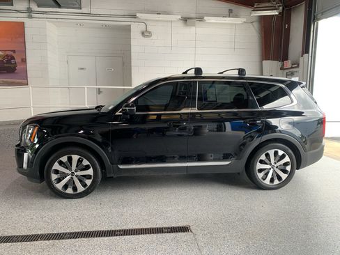 Used 2021 Kia Telluride EX w/ EX Premium Package FWD image 5