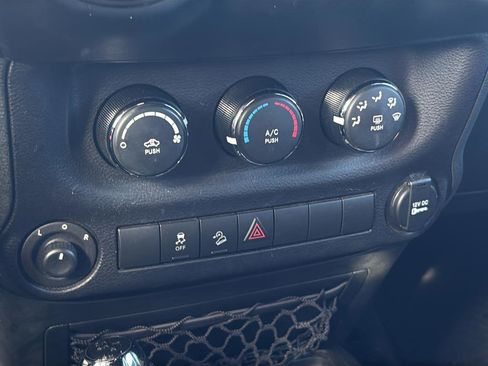 Used 2015 Jeep Wrangler Unlimited Sport w/ Quick Order Package 24S image 32