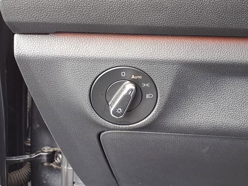 Used 2024 Volkswagen Jetta SEL image 28