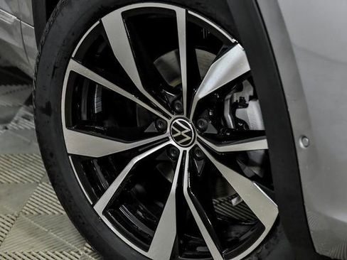 New 2026 Volkswagen Atlas SEL Premium R-Line AWD/4WD image 3