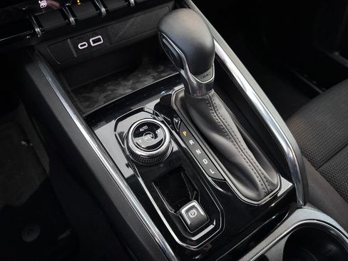 Certified 2025 GMC Canyon Elevation image 23