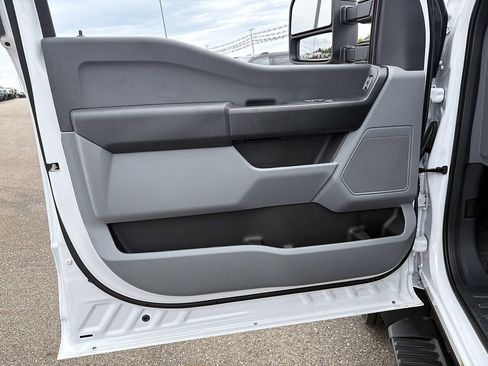 New 2026 Ford F550 4x4 Regular Cab Super Duty image 17