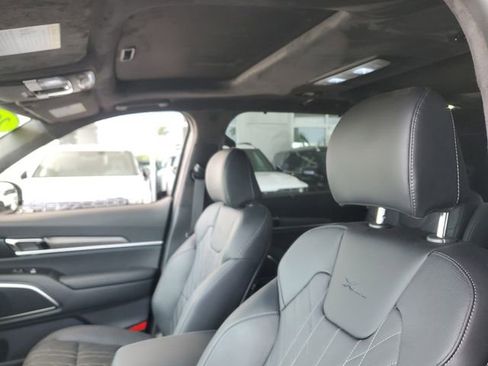 Certified 2025 Kia Telluride SX Prestige X-Line AWD/4WD image 16
