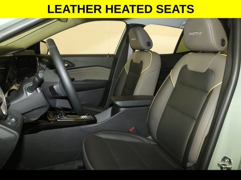 Certified 2025 Chevrolet Trax ACTIV w/ Driver Confidence Package FWD image 3