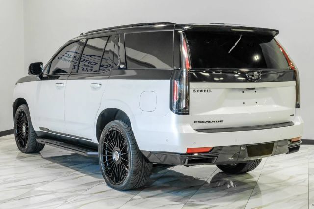 Used 2023 Cadillac Escalade Sport RWD image 16