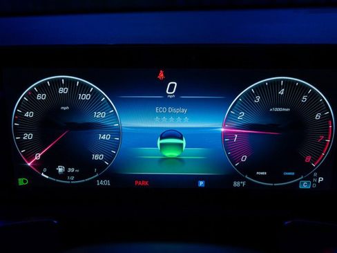 Certified 2025 Mercedes-Benz GLB 250 image 31