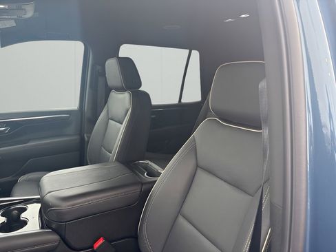 Used 2025 Chevrolet Tahoe Premier image 10