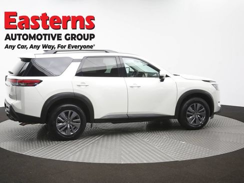 Used 2023 Nissan Pathfinder SV w/ SV Premium Package AWD/4WD image 46