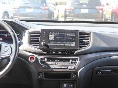 Used 2022 Honda Pilot TrailSport image 19