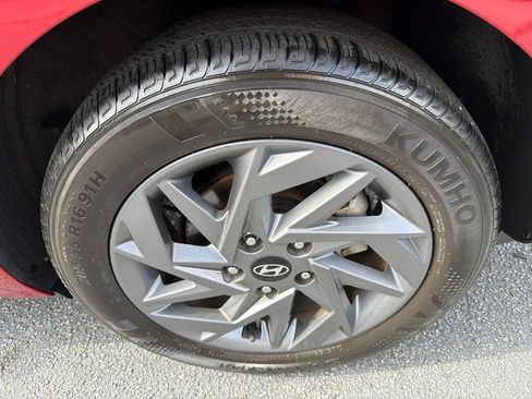 Used 2024 Hyundai Elantra SEL FWD image 19