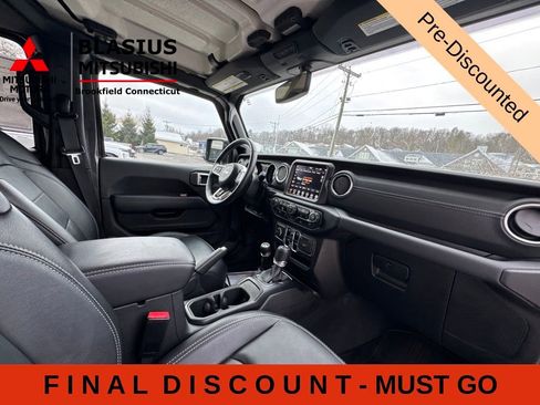 Used 2023 Jeep Wrangler Unlimited Sahara w/ Cold Weather Group AWD/4WD image 18