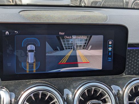 New 2025 Mercedes-Benz GLB 250 4MATIC image 13
