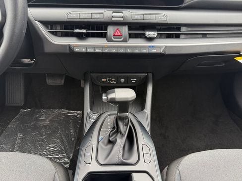 New 2025 Kia K4 LXS image 11