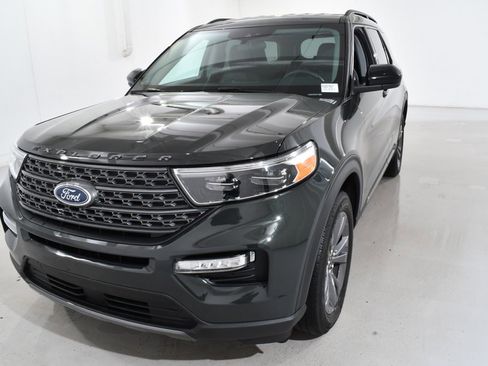 Used 2023 Ford Explorer XLT w/ Equipment Group 202A image 2