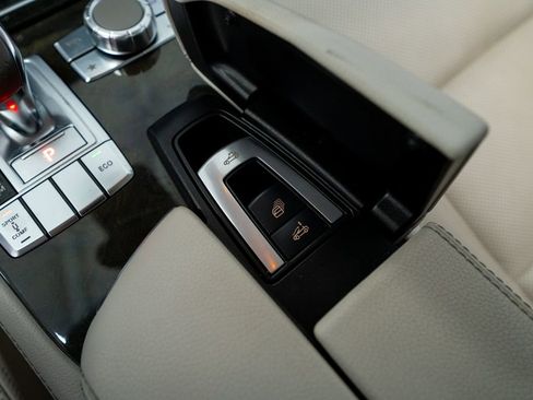 Used 2014 Mercedes-Benz SL 550 image 45