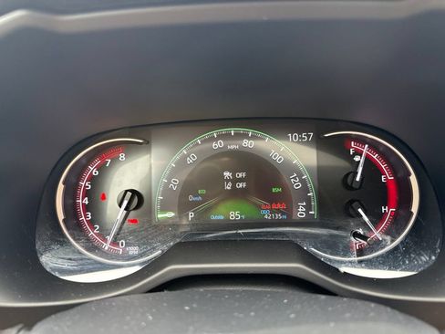 Used 2023 Toyota RAV4 XLE w/ Convenience Package FWD image 13