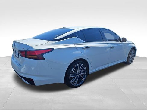 Used 2025 Nissan Altima 2.5 SL FWD image 5