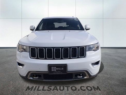 Used 2018 Jeep Grand Cherokee Limited AWD/4WD image 2