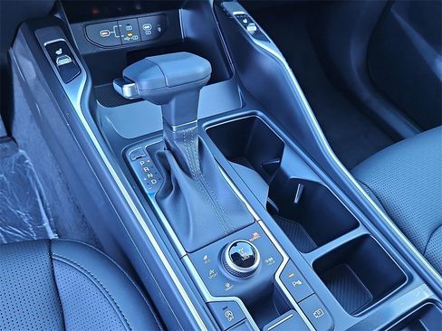 New 2025 Kia Sorento S image 8