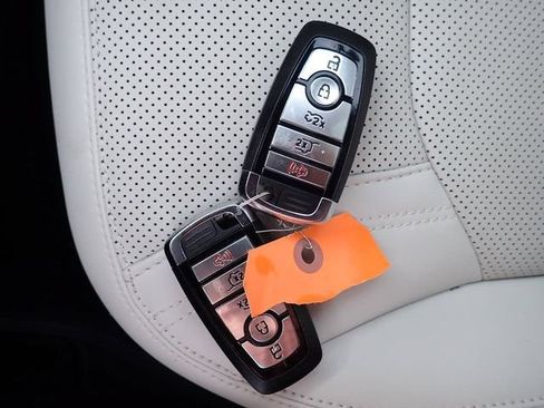 Used 2025 Ford Mustang Mach-E Premium AWD/4WD image 31