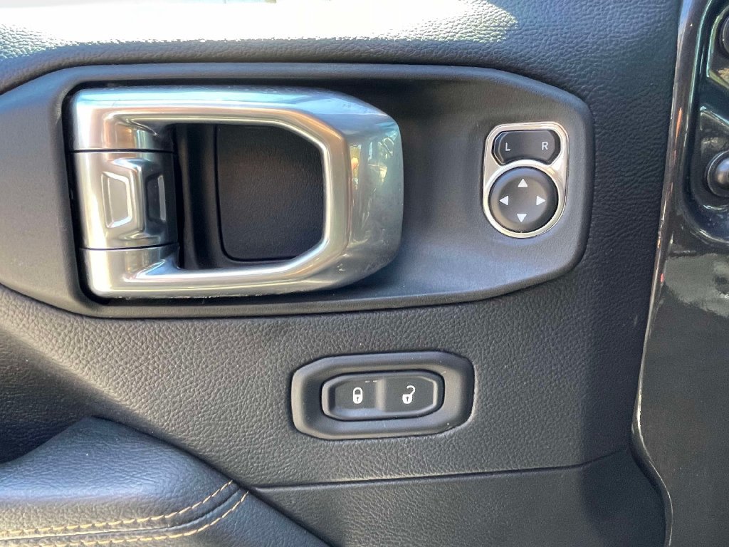Used 2021 Jeep Gladiator Overland AWD/4WD image 21