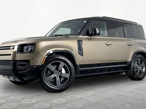 Used 2025 Land Rover Defender 110 X-Dynamic SE AWD/4WD image 1