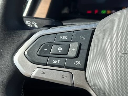 Used 2024 Volkswagen Atlas SE FWD image 26