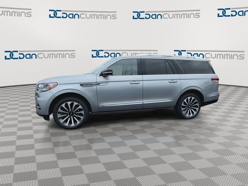 Used 2023 Lincoln Navigator L Reserve AWD/4WD image 5