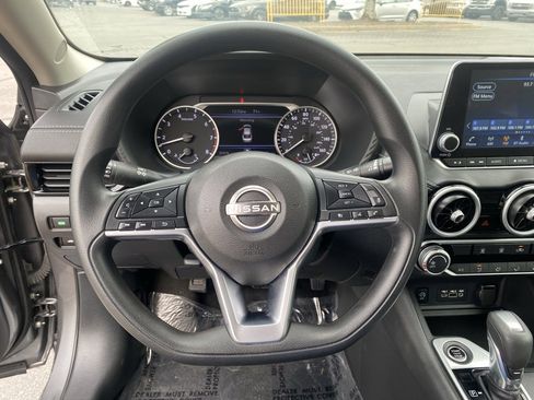 Used 2024 Nissan Sentra SV image 18