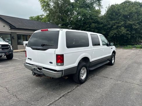Used 2002 Ford Excursion XLT AWD/4WD image 4