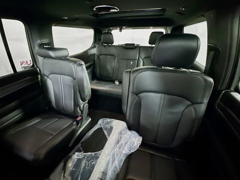 New 2026 Jeep Grand Wagoneer Limited w/ Premium Group II AWD/4WD image 25
