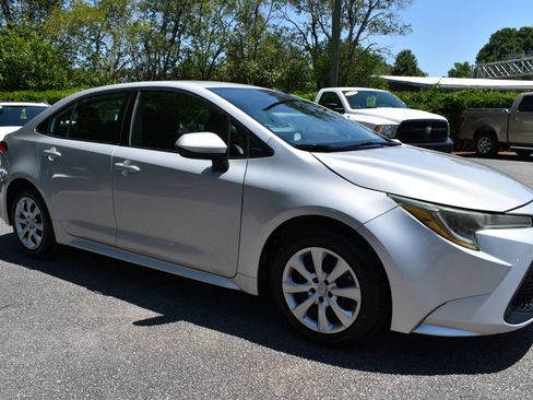 Used 2021 Toyota Corolla LE FWD image 26