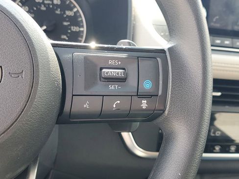 Used 2023 Nissan Rogue SV AWD/4WD image 24