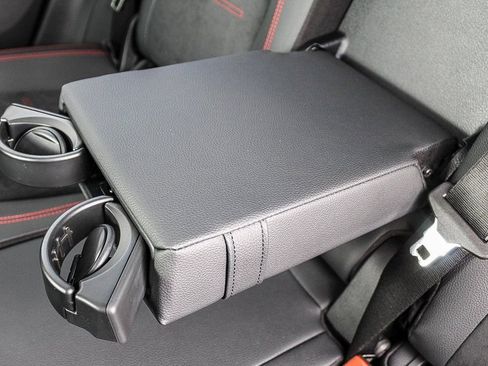 Used 2024 Mercedes-Benz GLA 250 4MATIC image 33