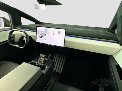 Used 2024 Tesla Cybertruck Cyberbeast AWD/4WD image 31