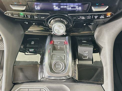 Used 2022 Acura MDX w/ Technology Package AWD/4WD image 25