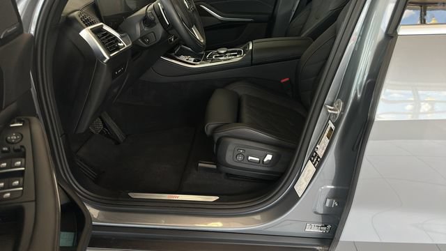 Used 2025 BMW X5 xDrive40i AWD/4WD image 9