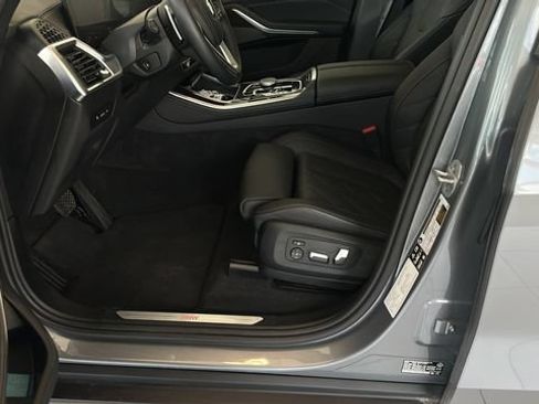 Used 2025 BMW X5 xDrive40i AWD/4WD image 9