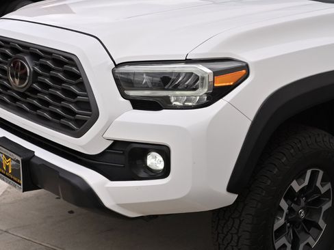 Used 2021 Toyota Tacoma TRD Off-Road w/ Technology Package AWD/4WD image 35