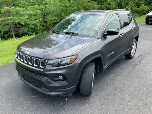 Used 2024 Jeep Compass Latitude w/ Altitude Special Edition AWD/4WD image 5